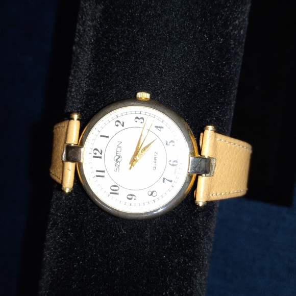 Stanton Watch - Picture 1 of 3